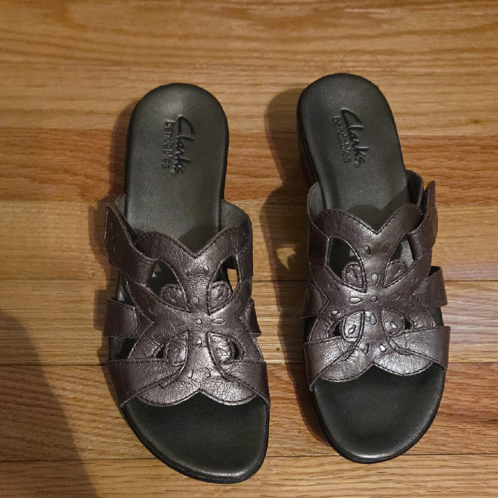 CLARKS Bendables Leather  Pewter Butterfly Sandals